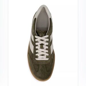 Vince size 9
Oasis Suede & Leather Sneaker worn twice.